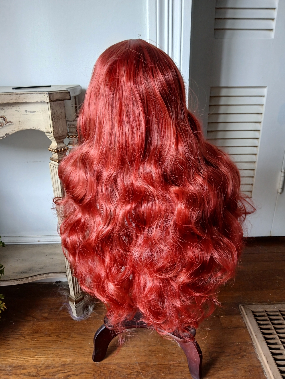 Long Wavy Red Women's Wig – Lush Copper-Red Style